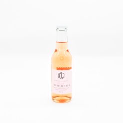Foto på en flaska tonic water pink